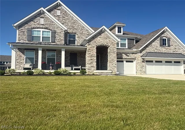 Photo 2 of Mansion for sale at 32634 Royal Troon Dr, Avon Lake, OH 44012 | MLS# 5233344 | Listing updated on 2026-09-03