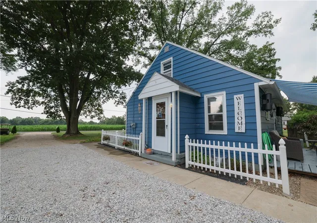 Photo 2 of Single family home for sale at 961 Wall Rd, Wadsworth, OH 44281 | MLS# 5233507 | Listing updated on 2026-09-09