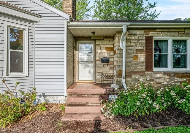 Photo 3 of Single family home for sale at 217 Harbel Dr, Saint Clairsville, OH 43950 | MLS# 5233467 | Listing updated on 2026-09-15