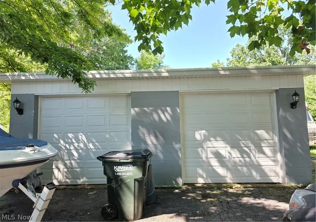 Photo 2 of Single family home for sale at 1068 Liberty St, Salem, OH 44460 | MLS# 5233712 | Listing updated on 2026-09-08