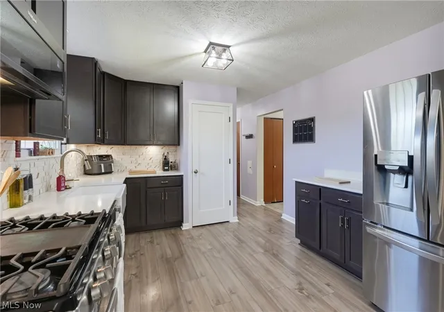 Photo 4 of Sale Pending at 707 Twin Oaks Blvd, Medina, OH 44256 | MLS# 5233672 | Listing updated on 2026-09-08