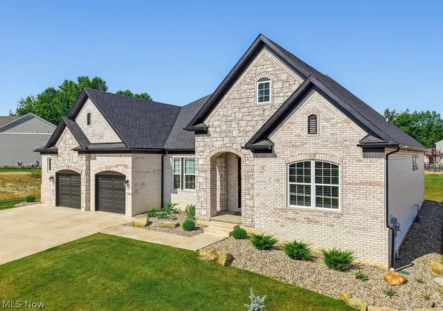 Photo 2 of Single family home for sale at 336 Arboretum Ct, Fairlawn, OH 44333 | MLS# 5233689 | Listing updated on 2026-09-02