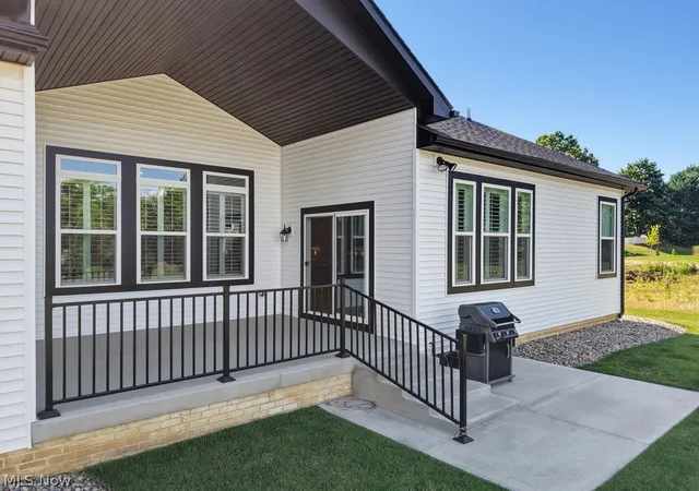 Photo 4 of Single family home for sale at 336 Arboretum Ct, Fairlawn, OH 44333 | MLS# 5233689 | Listing updated on 2026-09-02