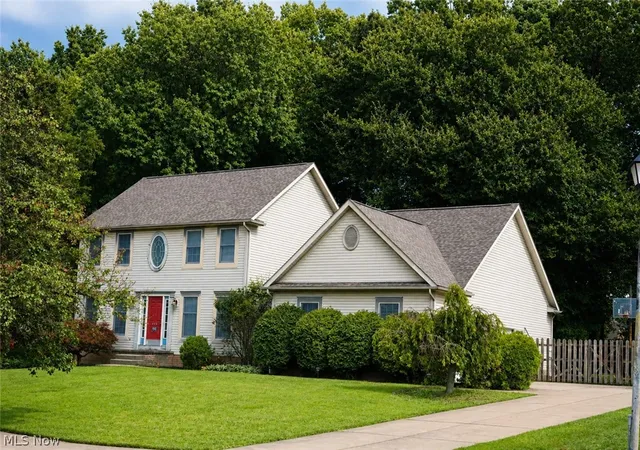 Photo 1 of Single family home for sale at 136 Jade Cir, Canfield, OH 44406 | MLS# 5233724 | Listing updated on 2026-09-15