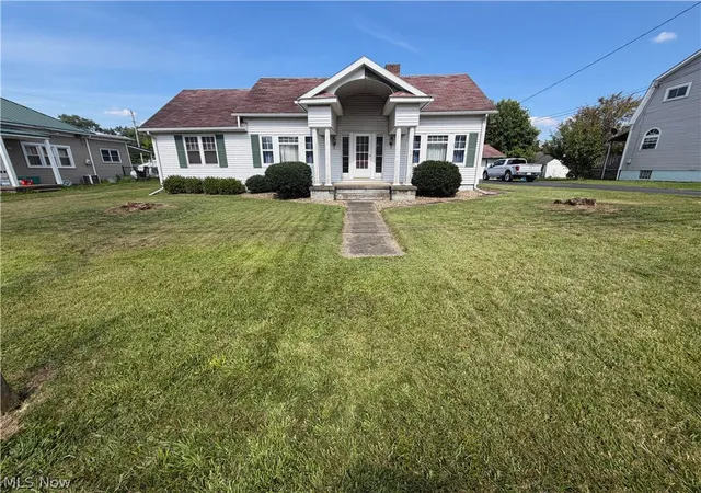 Photo 2 of Single family home for sale at 1512 Wyoming Ave, East Liverpool, OH 43920 | MLS# 5233797 | Listing updated on 2026-09-08
