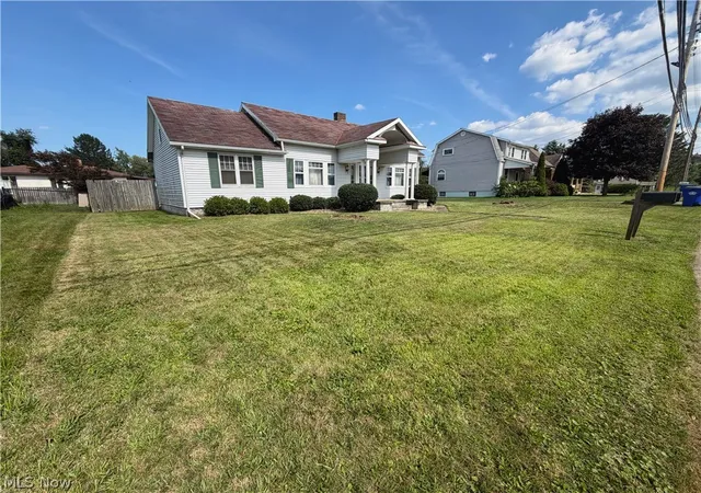Photo 3 of Single family home for sale at 1512 Wyoming Ave, East Liverpool, OH 43920 | MLS# 5233797 | Listing updated on 2026-09-08