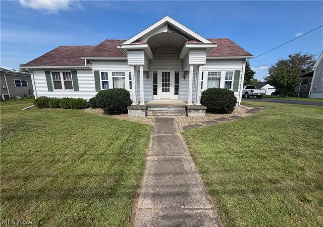 Photo 3 of Single family home for sale at 1512 Wyoming Ave, East Liverpool, OH 43920 | MLS# 5233797 | Listing updated on 2026-09-21