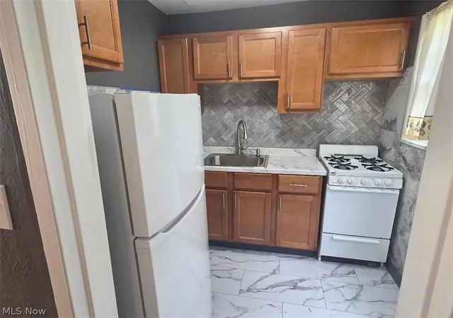 Photo 2 of Sale Pending at 481 Kenwood Dr #H, Euclid, OH 44123 | MLS# 5233792 | Listing updated on 2026-09-11