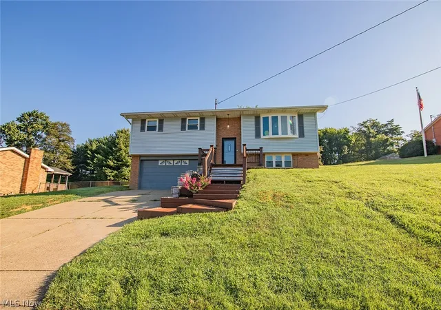 Photo 2 of Sale Pending at 171 Pahlhurst Plz, Parkersburg, WV 26101 | MLS# 5227104 | Listing updated on 2026-09-29