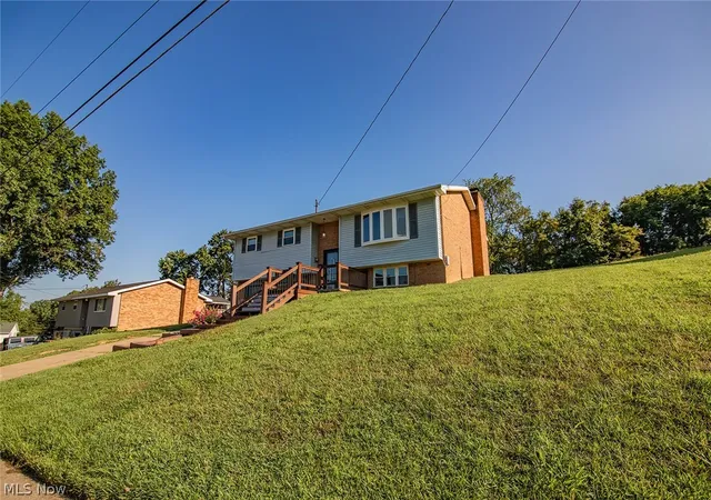 Photo 3 of Sale Pending at 171 Pahlhurst Plz, Parkersburg, WV 26101 | MLS# 5227104 | Listing updated on 2026-09-29