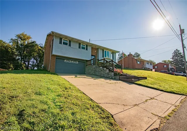 Photo 3 of Sale Pending at 171 Pahlhurst Plz, Parkersburg, WV 26101 | MLS# 5227104 | Listing updated on 2026-09-29