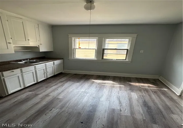 Listing Photo 2 - Condo for sale in building located at 9724 Hilgert Dr, Cleveland, OH 44104