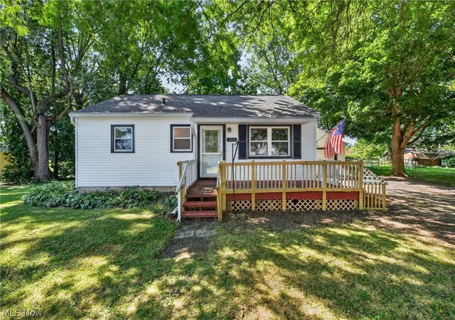 Photo 3 of Single family home for sale at 120 Coulter St, Creston, OH 44217 | MLS# 5233693 | Listing updated on 2026-09-16