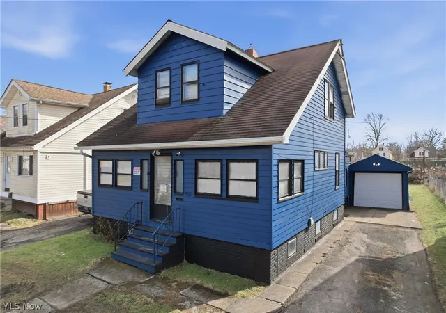 Photo 3 of Single family home for sale at 983 Garden St Nw, Warren, OH 44485 | MLS# 5233251 | Listing updated on 2026-09-13