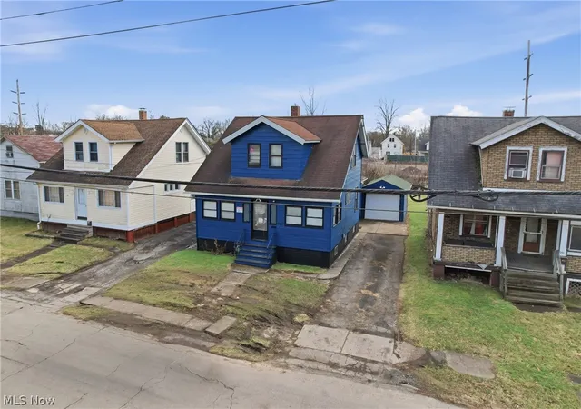 Photo 3 of Single family home for sale at 983 Garden St NW, Warren, OH 44485 | MLS# 5233251 | Listing updated on 2026-09-13