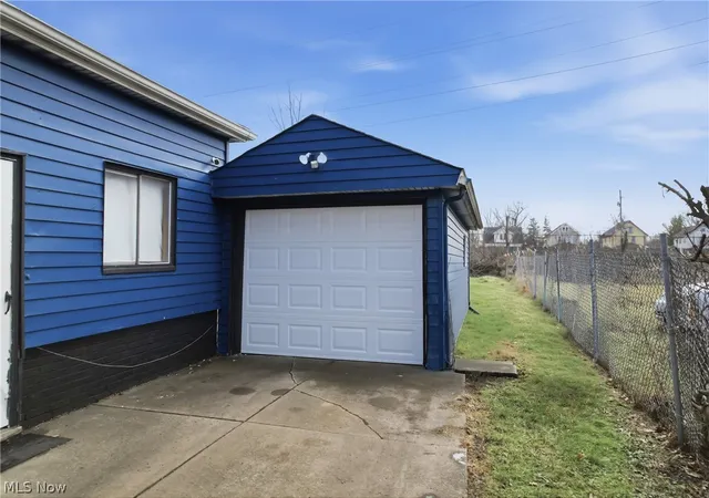 Photo 4 of Single family home for sale at 983 Garden St NW, Warren, OH 44485 | MLS# 5233251 | Listing updated on 2026-09-13