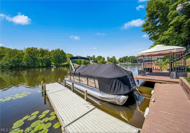 Photo 4 of Single family home for sale at 1452 Lake Vue Dr, Roaming Shores, OH 44085 | MLS# 5231487 | Listing updated on 2026-09-30