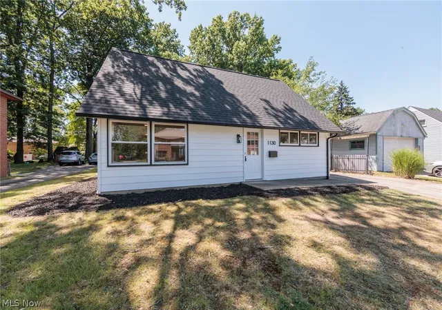 Photo 1 of Sale Pending at 1130 Saxe Ave, Cuyahoga Falls, OH 44221 | MLS# 5233181 | Listing updated on 2026-09-10
