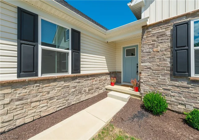 Photo 3 of Single family home for sale at 129 Eagle Cir, Amherst, OH 44001 | MLS# 5233648 | Listing updated on 2026-09-27