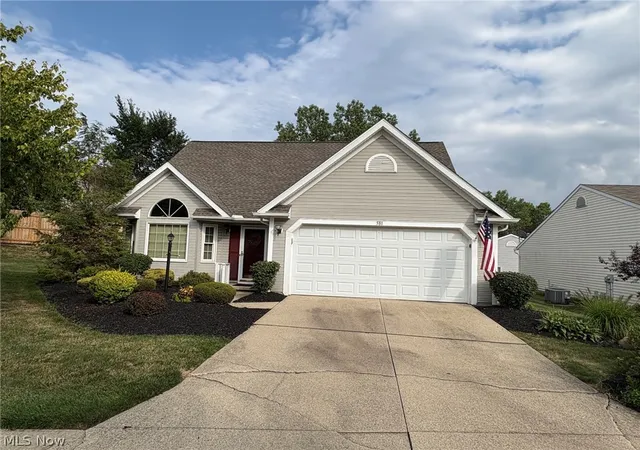 Photo 2 of Sale Pending at 581 Thornberry Ln, Brunswick, OH 44212 | MLS# 5233568 | Listing updated on 2026-09-10