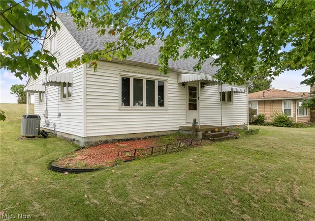 Photo 1 of Single family home for sale at 560 Hill St, Rayland, OH 43943 | MLS# 5233354 | Listing updated on 2026-09-04
