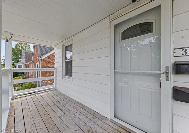 Listing Photo 4 - Condo for sale in building located at 3119 Brookdale Ave, Cleveland, OH 44134