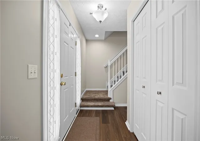 Photo 2 of Sale Pending at 732 Oakdale Cir, Elyria, OH 44035 | MLS# 5234011 | Listing updated on 2026-09-03
