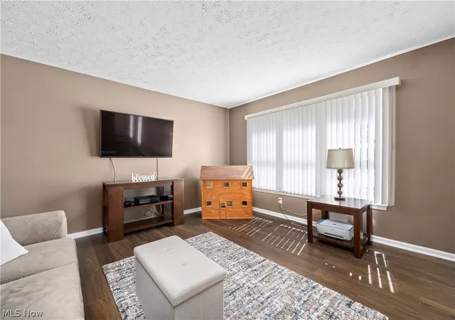 Photo 3 of Sale Pending at 732 Oakdale Cir, Elyria, OH 44035 | MLS# 5234011 | Listing updated on 2026-09-03