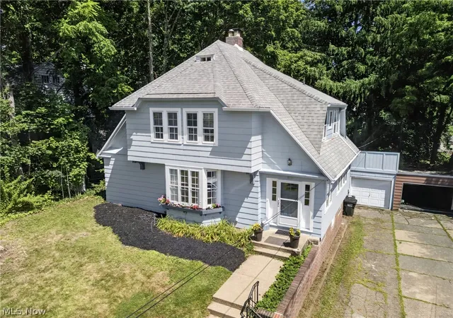 Photo 1 of Single family home for sale at 813 N Grant St, Wooster, OH 44691 | MLS# 5233825 | Listing updated on 2026-09-27