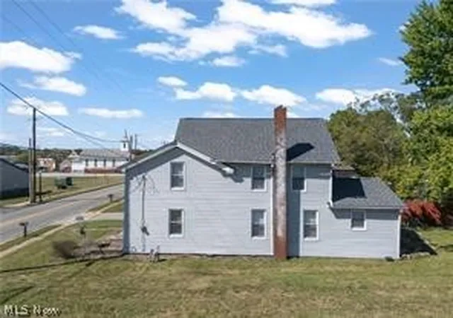 Photo 2 of Single family home for sale at 223 E Maple St, Hartville, OH 44632 | MLS# 5232250 | Listing updated on 2026-09-10