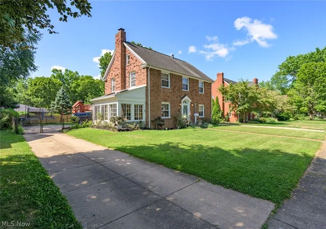 Photo 3 of Sale Pending at 228 Kenwick Dr, Akron, OH 44313 | MLS# 5233085 | Listing updated on 2026-10-07