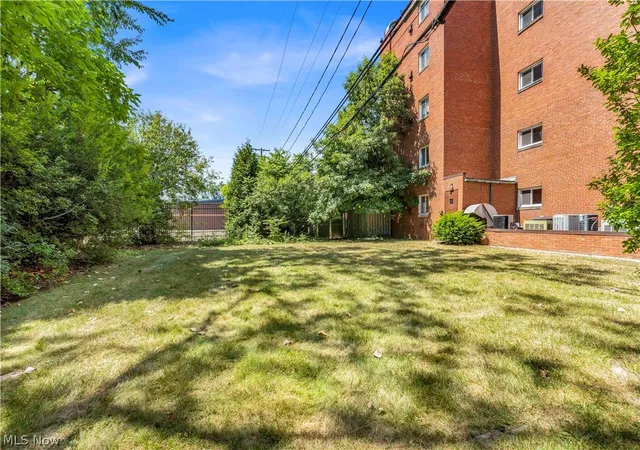 Listing Photo 2 - Condo for sale in building located at 16100 Van Aken Blvd, Cleveland, OH 44120