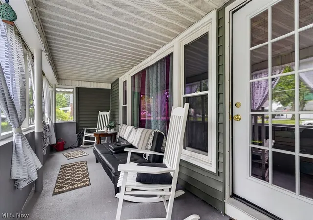 Photo 3 of Sale Pending at 33 Sycamore Dr, New Middletown, OH 44442 | MLS# 5233846 | Listing updated on 2026-10-06