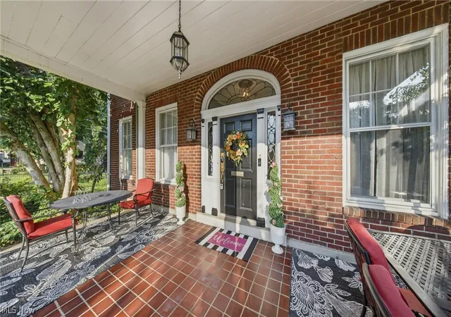Photo 3 of Single family home for sale at 1360 Market St, Parkersburg, WV 26101 | MLS# 5234179 | Listing updated on 2026-09-10
