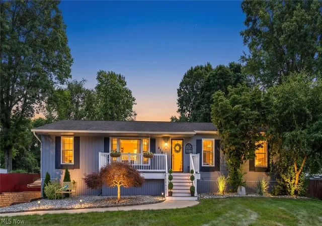 Photo 1 of Single family home for sale at 6109 N Oval Rd, New Franklin, OH 44216 | MLS# 5233961 | Listing updated on 2026-10-02