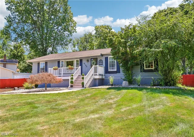 Photo 2 of Single family home for sale at 6109 N Oval Rd, New Franklin, OH 44216 | MLS# 5233961 | Listing updated on 2026-10-02