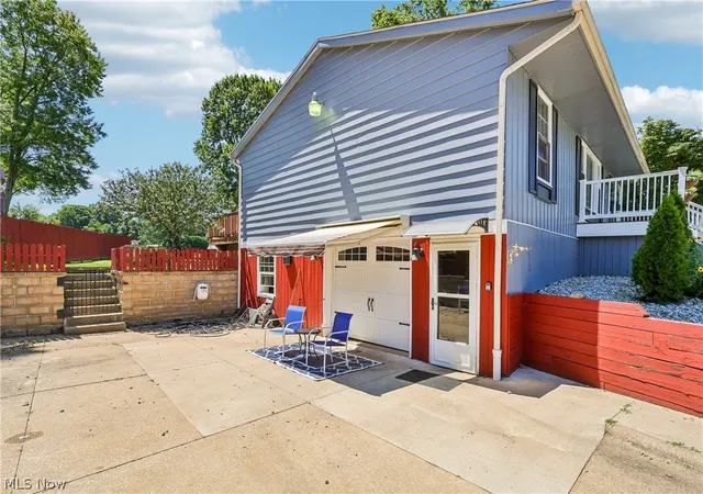 Photo 4 of Single family home for sale at 6109 N Oval Rd, New Franklin, OH 44216 | MLS# 5233961 | Listing updated on 2026-10-02