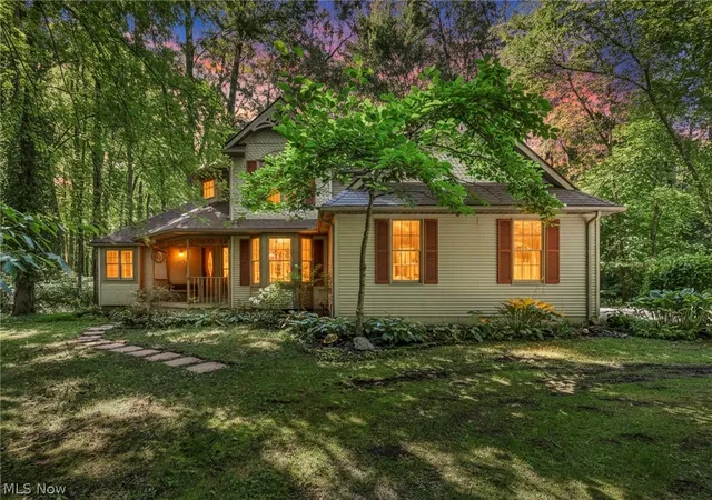 Photo 4 of Sale Pending at 9716 N Avon Belden Rd, Grafton, OH 44044 | MLS# 5234214 | Listing updated on 2026-09-08