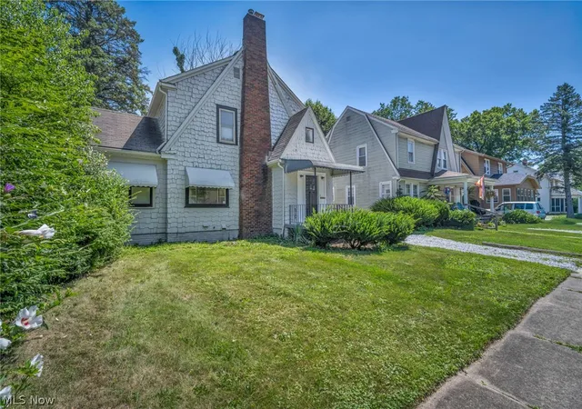 Photo 3 of Single family home for sale at 881 Valdes Ave, Akron, OH 44320 | MLS# 5234245 | Listing updated on 2026-09-30
