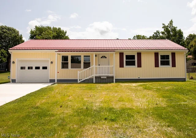 Photo 1 of Single family home for sale at 2305 Oak St, Salem, OH 44460 | MLS# 5234107 | Listing updated on 2026-09-04