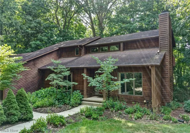Photo 2 of Single family home for sale at 4431 Oldham Way, Stow, OH 44224 | MLS# 5233973 | Listing updated on 2026-09-02