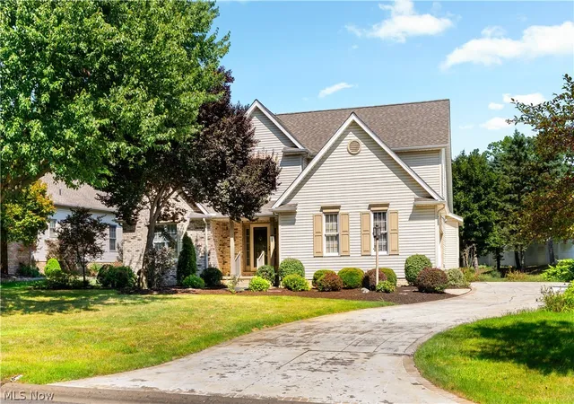 Photo 2 of Single family home for sale at 3472 Deer Tr Ave Nw, Canton, OH 44708 | MLS# 5233974 | Listing updated on 2026-09-11