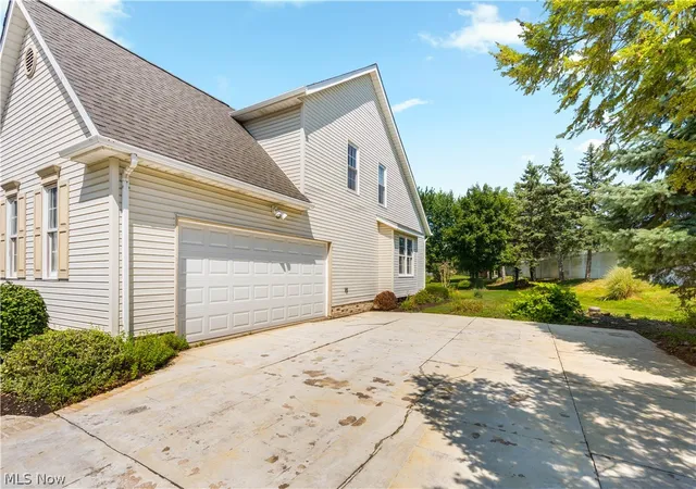 Photo 3 of Single family home for sale at 3472 Deer Tr Ave NW, Canton, OH 44708 | MLS# 5233974 | Listing updated on 2026-09-11