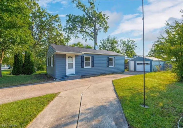 Photo 2 of Single family home for sale at 321 Overlook Rd, Vermilion, OH 44089 | MLS# 5233940 | Listing updated on 2026-10-02