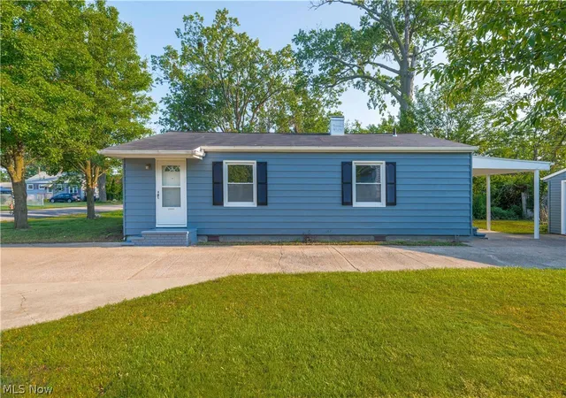 Photo 3 of Single family home for sale at 321 Overlook Rd, Vermilion, OH 44089 | MLS# 5233940 | Listing updated on 2026-10-02