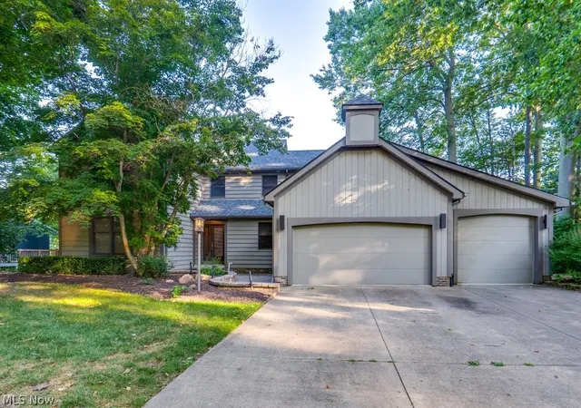 Photo 2 of Single family home for sale at 8458 Barbara Dr, Mentor, OH 44060 | MLS# 5233378 | Listing updated on 2026-09-15
