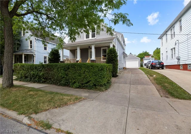 Listing Photo 2 - Condo for sale in building located at 2054 Magee St, Lakewood, OH 44107