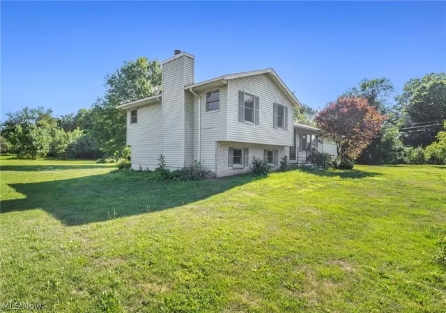 Photo 3 of Sale Pending at 2642 Blake Rd, Wadsworth, OH 44281 | MLS# 5233708 | Listing updated on 2026-09-04