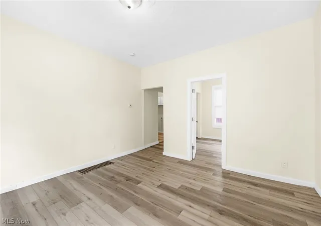 Listing Photo 3 - Condo for sale in building located at 1366 W 87th St, Cleveland, OH 44102