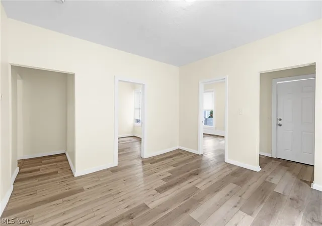 Listing Photo 4 - Condo for sale in building located at 1366 W 87th St, Cleveland, OH 44102